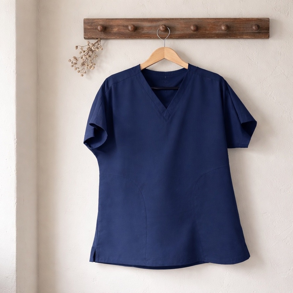 Mandala‎ Scrub Top Women Large Navy Blue Equa-Tek V-Neck Pleated Back Excellent